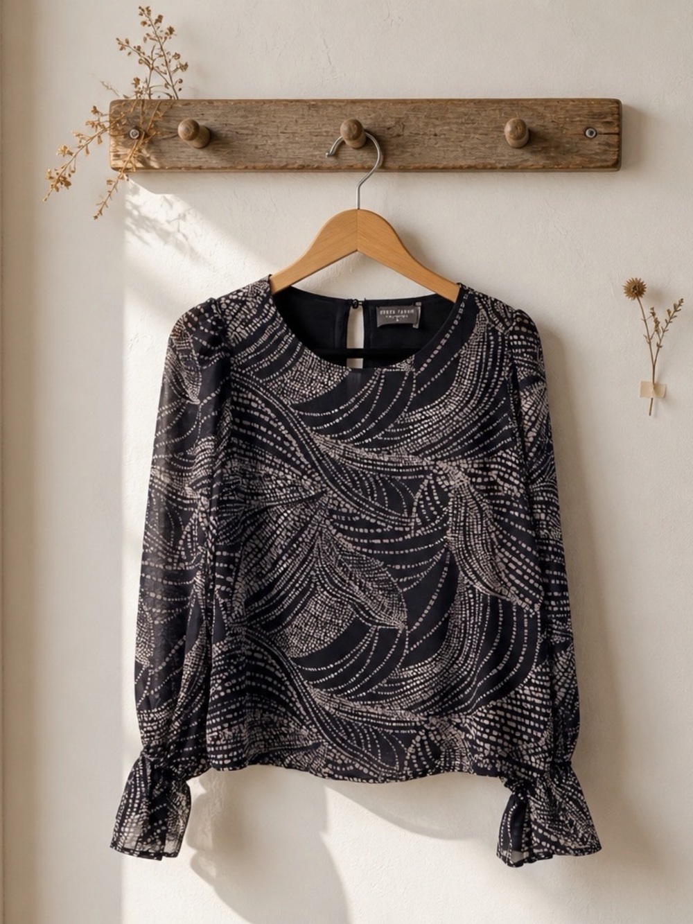 Dress Forum Black Chiffon Abstract Swirl Blouse Size M Long Sleeve Fluted‎ Cuff